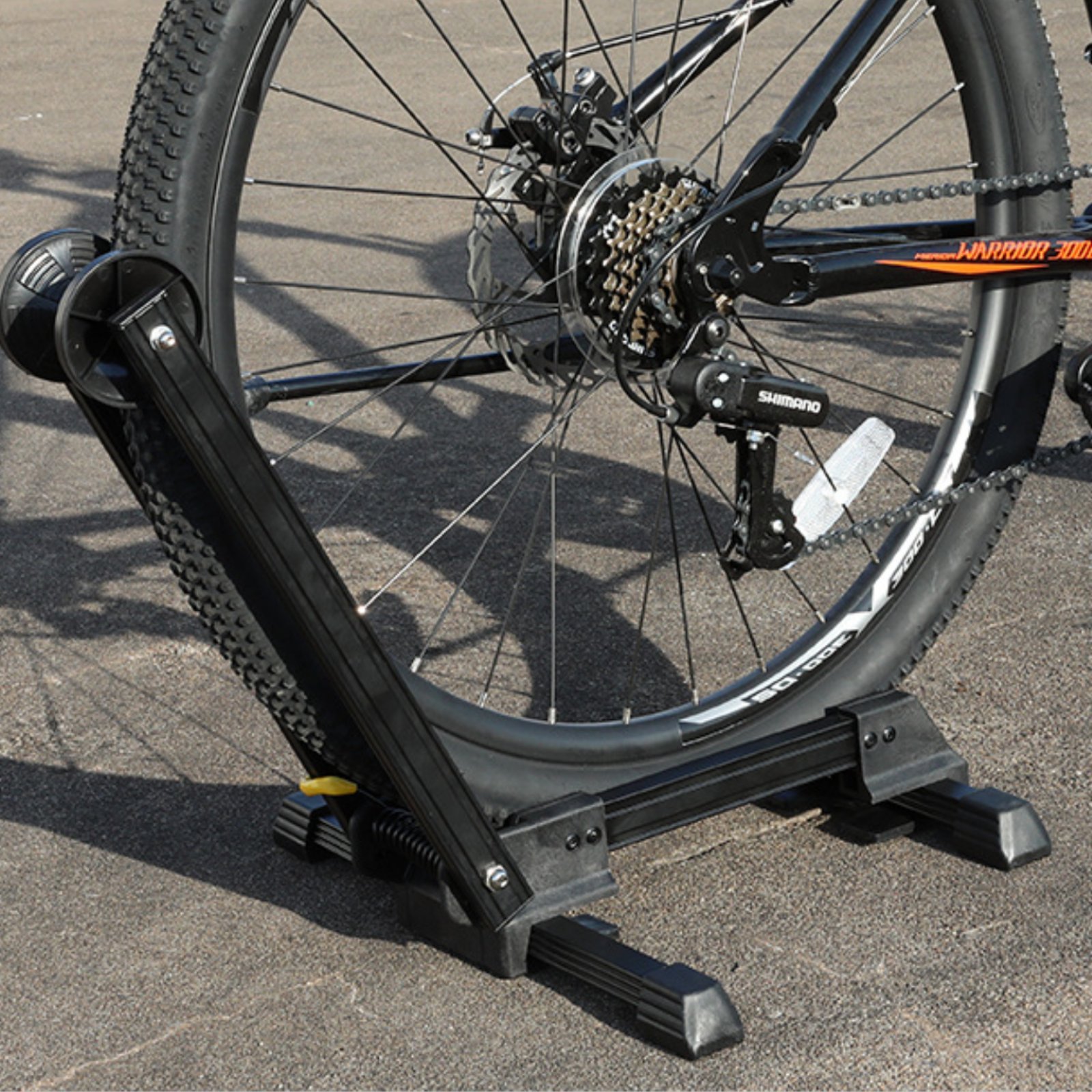 Cycling Gear Shop - 10個入り ダブルロッドバイクスタンド ポータブル ダブルレッグキックスタンド 折りたたみ式バイクスタンド 安定したサイクリングギア